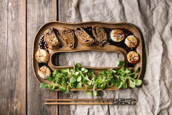 What Are the Best Styles for a Knit Tweed Dress in a Contemporary Artsy Office?