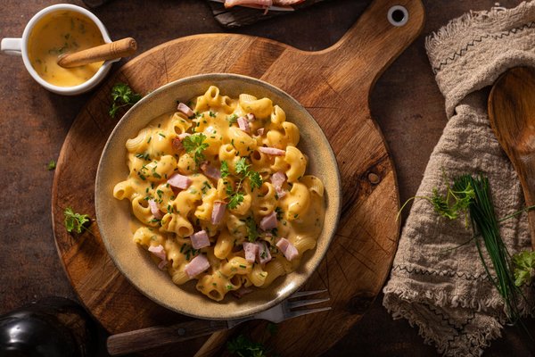 How to Assemble a Luxurious Chocolate Ganache Tart with a Hazelnut Crust?